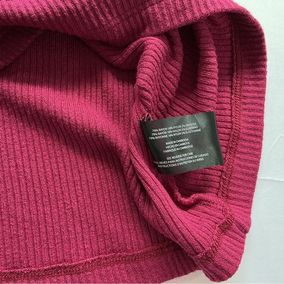 Banana Republic Fitted Ribbed Long Sleeve Top - Raspberry - Picture 4 of 5